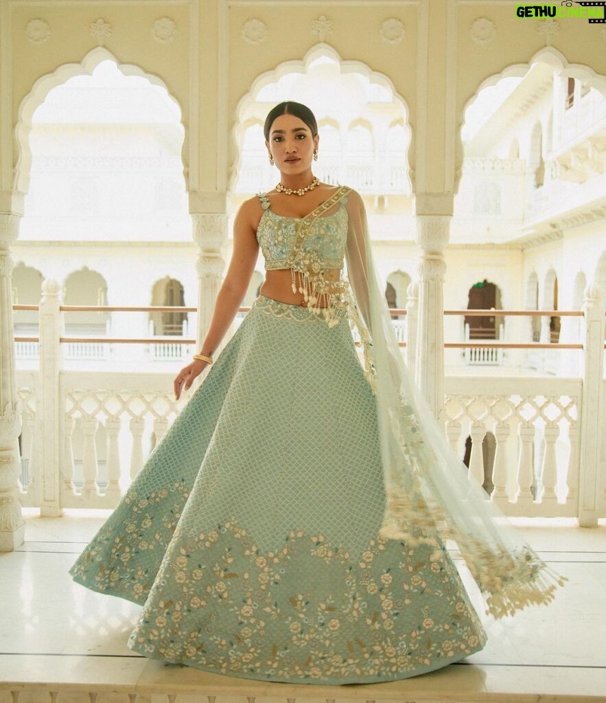 Saniya Iyappan Instagram - 🦢 Outfit : @thunnal Jewellery : @pureallure.in 📷 : @abhicolorsmanyu Jaipur, Rajasthan
