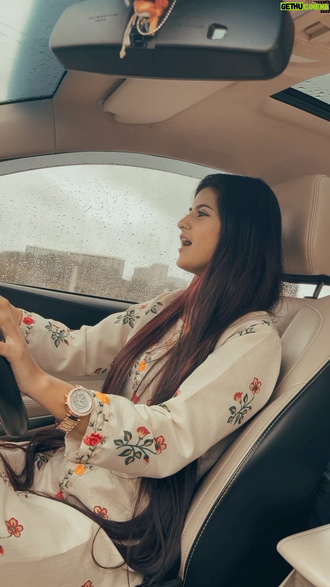 Saniya Shaikh Instagram - Barish Mai ❤️ 𝐋𝐈𝐊𝐄, 𝐂𝐎𝐌𝐌𝐄𝐍𝐓𝐒, 𝐒𝐇𝐀𝐑𝐄 #sanulove#sanufam#viralvideos #fyp #viralpost #beauty #kerala #picoftheday #dance #art #cute #mumbai #funny #onlineshopping #foryoupage #comment #fashionblogger #youtube #meme #trendy #nature #tamil #lifestyle #life #photoshoot #reelsinstagram #new #motivation #funnymemes #instafashion