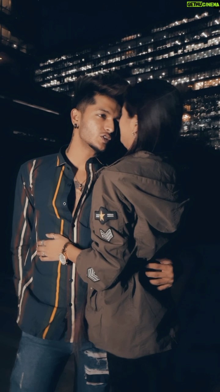 Saniya Shaikh Instagram - Khidki pe teri..π€ @xx_mr_swag_xx ππππ, ππππππππ, πππππ #sanulove#sanufam#viralvideos #couple #viralpost #beauty #kerala #picoftheday #dance #art #bestfriends #mumbai #funny #onlineshopping #foryoupage #couplevideos #fashionblogger #youtube #meme #trendy #nature #tagil #lifestyle #life #photoshoot #reelsinstagram #new #couplegoals #funnymemes #instafashion