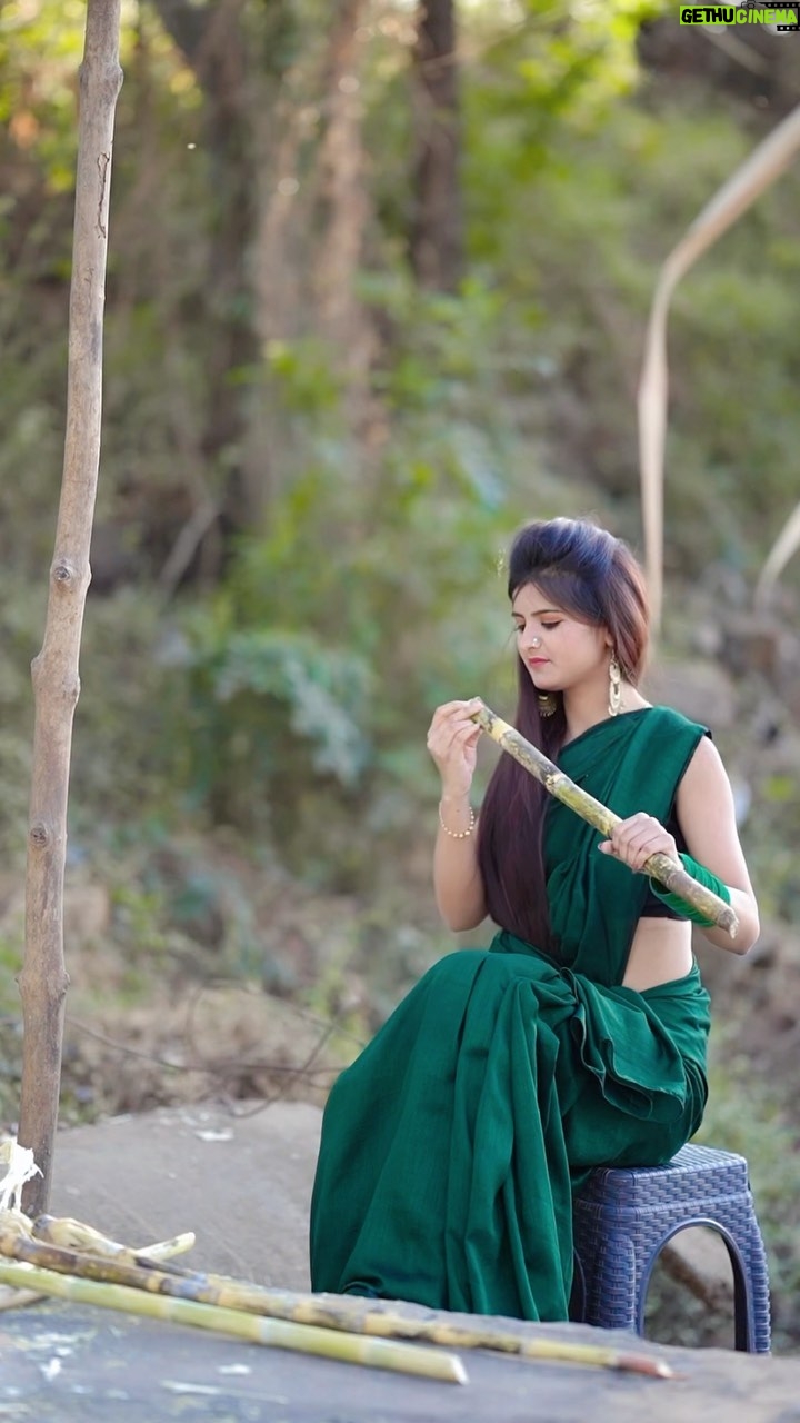 Saniya Shaikh Instagram - Trending with saree β€οΈ π¨ @xx_mr_swag_xx ππππ, ππππππππ, πππππ #sanulove#sanufam#viralvideos #fyp #viralpost #beauty #kerala #picoftheday #dance #art #cute #mumbai #funny #onlineshopping #foryoupage #comment #fashionblogger #youtube #meme #trendy #nature #tamil #lifestyle #life #photoshoot #reelsinstagram #saree #motivation #funnymemes #instafashion