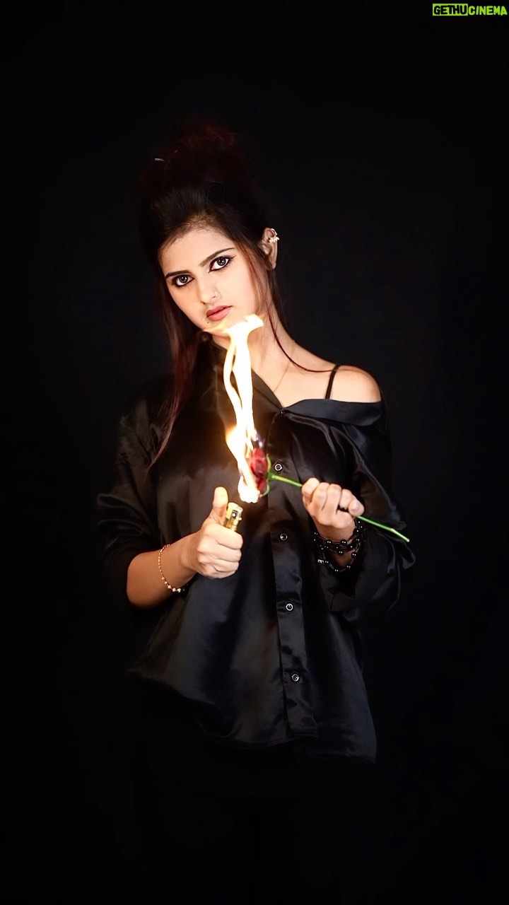 Saniya Shaikh Instagram - Is Ishq mein π₯π₯π₯ ππππ, ππππππππ, πππππ #sanulove#sanufam#viralvideos #fyp #viralpost #beauty #kerala #picoftheday #dance #art #cute #mumbai #funny #onlineshopping #foryoupage #comment #fashionblogger #youtube #meme #trendy #nature #tamil #lifestyle #life #photoshoot #reelsinstagram #new #motivation #funnymemes #instafashion