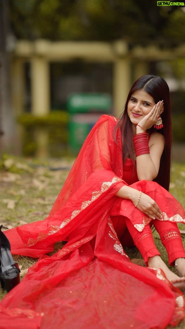 Saniya Shaikh Instagram - Pyar Se Dekha Mujhe β€οΈ ππππ, ππππππππ, πππππ #sanulove#sanufam#viralvideos #fyp #viralpost #beauty #kerala #picoftheday #dance #art #cute #mumbai #funny #onlineshopping #foryoupage #comment #fashionblogger #youtube #meme #trendy #nature #tamil #lifestyle #life #photoshoot #reelsinstagram #new #motivation #funnymemes #love