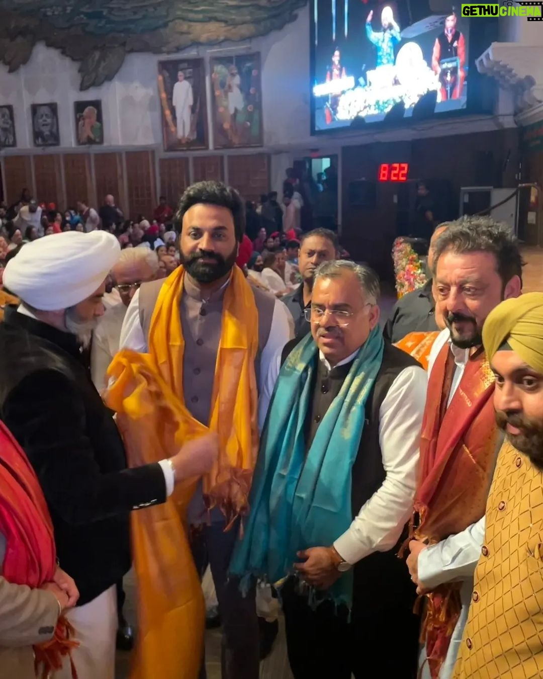 Sanjay Dutt Instagram - मुंबई में पवित्र महापर्व लोहड़ी समारोह के आमंत्रण पर मैं, मेरे भाइयों राष्ट्रीय महासचिव BJP @itarunchugh जी और राष्ट्रीय कार्यकारिणी सदस्य, BJYM @alokdangas जी को लोहड़ी के उत्सव पर मुझे सम्मिलित करने के लिए दिल से आभार अभिव्यक्त करना चाहता हूं। इस प्रतिष्ठित सांस्कृतिक समारोह का हिस्सा होकर मैं गौरवणित अनुभव कर रहा हूं।