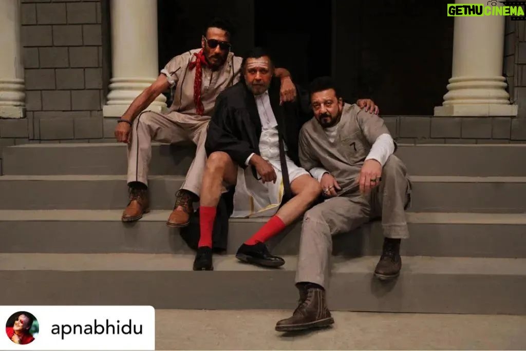 Sanjay Dutt Instagram - @apnabhidu @mithunchakrabortyofficial First day of shoot and @iamsunnydeol already bunking... where are you paaji? #BAAPofallfilms Reposted from @apnabhidu • • • Jahan chaar yaar mil jaaye….arre chautha kidhar hain bhidu….. @duttsanjay @mithunchakrabortyofficial ? #BAAPofallfilms