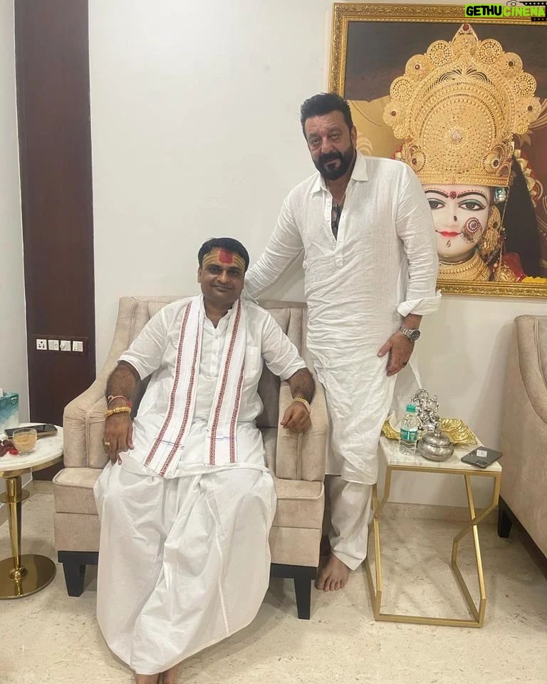 Sanjay Dutt Instagram - Sharing a special moment with @sriudayacharyaji_ on this sacred day of #GuruPurnima. Forever grateful for his wisdom and guidance. गुरू ब्रह्मा गुरू विष्णु, गुरु देवो महेश्वरा गुरु साक्षात परब्रह्म, तस्मै श्री गुरुवे नमः