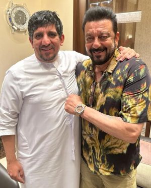 Sanjay Dutt Instagram - Dear Mohammad bhai, was a pleasure to have met you and thank you for the wonderful gift you have designed and given me that depicts Dubai, a hublot specially made by you, concrete, sand dial and camel leather strap, tells you about Dubai, thank you once again and god bless!

@seddiqi_uae