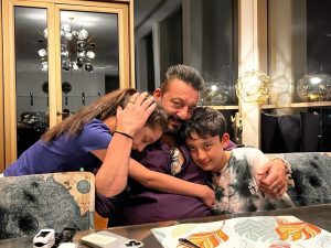 Sanjay Dutt Instagram - Nothing like spending New Year with my little ones ❤️ Happy New Year from our family to yours! Wishing you all good health, prosperity, and happiness in 2023!
