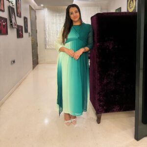 Sanjjanaa Instagram - Parenthood is indeed a journey filled with challenges and sacrifices, but it also brings countless joys and beautiful moments. It’s wonderful to see how effortlessly comfortable my outfit from @momzjoy looks while i am holding my baby in my arms. This showcases the versatility and practicality of clothing designed for @momzjoy , allowing me to attend various events while still being able to care for your little one with ease. Parenthood teaches us to embrace every moment and find beauty in the chaos. Enjoying these precious times with my baby and yet look super stylish like a Mom #diva wearing stylish attires from  @momzjoy ! 

As an actress, my life has been consumed by self-centeredness, solely dedicated to my career, personal aspirations, and ambitions in the past. But, oh, how everything shifted when my beloved son, @PrinceAlarik, graced my existence with his presence.

As I stepped into the realm of motherhood, a beautiful transformation occurred within me. It was as if a veil had been lifted, revealing a profound shift in my perspective. Suddenly, the needs and happiness of my precious child became the centerpiece of my world, eclipsing my own dreams and aspirations. This profound metamorphosis had far-reaching effects, intertwining with every facet of my existence. From the choices I made in my professional journey to the way I managed my time, everything now revolved around nurturing and cherishing my little one. With tender devotion, I embraced the path of motherhood, prioritizing the bonds of my cherished family above all else.

The overwhelming bliss and deep affection that fills my heart for my beloved son are beyond measure. Every single moment spent with him holds profound significance, as I treasure the precious milestones and witness his remarkable growth and development ...