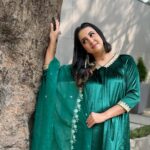 Sanjjanaa Instagram - you can truly feel like a work of art. The earth itself becomes your backdrop, providing a stunning and ever-changing canvas to showcase your beauty. With each step i take on this magnificent planet, i become one with nature, seamlessly blending into the breathtaking landscapes around me . The vibrant colors of the flowers and the gentle caress of the wind against your skin all contribute to the masterpiece that makes these potraits so beautiful . And when it adds the touch of elegance and style that comes from wearing outfits from @momzjoy, it elevates my presence to a whole new level. Their beautiful designs accentuate my natural grace and embrace me evolving form, allowing me to feel confident and radiant as i embrace the world as my studio. Whether it's a flowing dress that mirrors the movement of the waves, or a vibrant top that echoes the velvety hues of a sunset, each outfit from @momzjoy becomes a brushstroke on the canvas of my life. It enhances my beauty and celebrates the miracle of life growing with me . So, as you all explore the vast wonders of the earth, remember to embrace your own beauty and express it through the artistry of fashion. Let the earth be your studio, and let @momzjoy be your partner in creating unforgettable moments of beauty and style. Follow my son @princealarik & my team ... hairstylist @makeoverby__divya , my make up artist @magical_makeoverbygayihari. ❤️ Karnataka, Bangalore