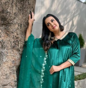 Sanjjanaa Instagram - you can truly feel like a work of art. The earth itself becomes your backdrop, providing a stunning and ever-changing canvas to showcase your beauty.

With each step i take on this magnificent planet, i become one with nature, seamlessly blending into the breathtaking landscapes around me . The vibrant colors of the flowers and the gentle caress of the wind against your skin all contribute to the masterpiece that makes these potraits so beautiful . 

And when it adds the touch of elegance and style that comes from wearing outfits from @momzjoy, it elevates my presence to a whole new level. Their beautiful designs accentuate my natural grace and embrace me evolving form, allowing me to feel confident and radiant as i embrace the world as my studio.

Whether it's a flowing dress that mirrors the movement of the waves, or a vibrant top that echoes the velvety hues of a sunset, each outfit from @momzjoy becomes a brushstroke on the canvas of my life. It enhances my beauty and celebrates the miracle of life growing with me .

So, as you all explore the vast wonders of the earth, remember to embrace your own beauty and express it through the artistry of fashion. Let the earth be your studio, and let @momzjoy be your partner in creating unforgettable moments of beauty and style.

Follow my son @princealarik & my team ... 
hairstylist @makeoverby__divya , my make up artist @magical_makeoverbygayihari. ❤️