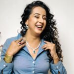 Sanjjanaa Instagram - Presenting to you a super fab shoot with @chinu_kala ‘s @rubans.in X @momzjoy ❤️. So honoured to be representing these fabulous brands and adding a new feather in my hat in my instagram journey 🌸❤️ The pics were expertly captured by @aj_creations_0, showcasing their remarkable skills behind the camera. Additionally, @divyamakeovers_ did a superb job with the hair and makeup, enhancing the overall aesthetic of the video. Truly commendable work! ❤️🌸 Confidence is when you are just happy being you , confidence is when you don’t want to be somebody else , bless you are when you really sit down and count your blessings ❤️ agreee with me all you women ??? The semi precious Diamond Collection of #Rubans would be a perfect choice for those seeking a glamorous and sophisticated accessory to elevate their outfits. Whether it's for a special event, a formal occasion, or simply to add a touch of elegance to everyday wear, these diamond-adorned rubans would make a statement and catch the eye. The super lovely denim cut dress by Momzjoy is a stylish and versatile piece that is perfect for any occasion. Made from high-quality denim fabric, it offers both comfort and durability. The dress features a flattering cut that accentuates your curves and adds a touch of elegance to your overall look and most important, super maternity, friendly ❤️. Karnataka, Bangalore