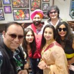 Sanjjanaa Instagram - So I happened to launch and host this wonderful meet and greet at @karigari.bangalore , #Karigari is an esteemed restaurant situated in #nammabengaluru , precisely within the #phoenixmallofasia , an illustrious and colossal shopping complex. Within its premises, this restaurant presents an unparalleled dining affair, skillfully intertwining traditional Indian gastronomy with contemporary culinary methods. Karigari is known for its extensive menu curated by the esteemed celebrity chef @chefharpalsokhi . I am a very big foodie. I try to control myself a lot, but however, I sometimes really indulge in watching the recipes on YouTube on the very famous cookery show Namak Shamak by @chefharpalsokhi , harpal ji your recipes are so awesome. I have to tell you. You have magic in your golden fingers. This menu proudly presents a diverse selection of genuine Indian delicacies, each representing the distinct flavors from different regions across the country. My list had an invitation for just 10 people including my family, as I have evolved into becoming an introvert and I don’t believe in inviting hundreds of people whom I’m not close to , thanx @official_gurukiran ji , @laxmikrishnaofficial , @satishcadaboms , @geetika_bindana_ , @fodyssey & @amritadembla each and every one of your presence was so special and heartwarming ❤️ What caught my eye is there “suhaag raat ki kheer & mirchy ka halwa ... Not to forget there charcoal cheeze unique Paratha “ … and each and every dish was truely to crave for . In addition to the delectable food, Karigari offers excellent service, ensuring that guests have a memorable dining experience. The staff is attentive, knowledgeable, and ready to assist with any special requests or dietary requirements. finally, what added a very emotional touch to this Event is the saree that I am wearing is given to me by my mother-in-law, and she used her young days … The blessing of the elders, really keep a smile on our face ❤️ Jewellry is from my real Jewellry collection .