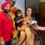 Sanjjanaa Instagram - So I happened to launch and host this wonderful meet and greet at @karigari.bangalore , #Karigari is an esteemed restaurant situated in #nammabengaluru , precisely within the #phoenixmallofasia , an illustrious and colossal shopping complex. Within its premises, this restaurant presents an unparalleled dining affair, skillfully intertwining traditional Indian gastronomy with contemporary culinary methods. Karigari is known for its extensive menu curated by the esteemed celebrity chef @chefharpalsokhi . I am a very big foodie. I try to control myself a lot, but however, I sometimes really indulge in watching the recipes on YouTube on the very famous cookery show Namak Shamak by @chefharpalsokhi , harpal ji your recipes are so awesome. I have to tell you. You have magic in your golden fingers. This menu proudly presents a diverse selection of genuine Indian delicacies, each representing the distinct flavors from different regions across the country. My list had an invitation for just 10 people including my family, as I have evolved into becoming an introvert and I don’t believe in inviting hundreds of people whom I’m not close to , thanx @official_gurukiran ji , @laxmikrishnaofficial , @satishcadaboms , @geetika_bindana_ , @fodyssey & @amritadembla each and every one of your presence was so special and heartwarming ❤️ What caught my eye is there “suhaag raat ki kheer & mirchy ka halwa ... Not to forget there charcoal cheeze unique Paratha “ … and each and every dish was truely to crave for . In addition to the delectable food, Karigari offers excellent service, ensuring that guests have a memorable dining experience. The staff is attentive, knowledgeable, and ready to assist with any special requests or dietary requirements. finally, what added a very emotional touch to this Event is the saree that I am wearing is given to me by my mother-in-law, and she used her young days … The blessing of the elders, really keep a smile on our face ❤️ Jewellry is from my real Jewellry collection .