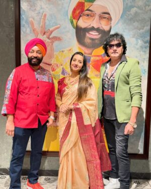 Sanjjanaa Instagram - So I happened to launch and host this wonderful meet and greet at @karigari.bangalore , #Karigari is an esteemed restaurant situated in #nammabengaluru , precisely within the #phoenixmallofasia , an illustrious and colossal shopping complex. Within its premises, this restaurant presents an unparalleled dining affair, skillfully intertwining traditional Indian gastronomy with contemporary culinary methods.

Karigari is known for its extensive menu curated by the esteemed celebrity chef @chefharpalsokhi . I am a very big foodie. I try to control myself a lot, but however, I sometimes really indulge in watching the recipes on YouTube on the very famous cookery show Namak Shamak by @chefharpalsokhi , harpal ji your recipes are so awesome. I have to tell you. You have magic in your golden fingers.  This menu proudly presents a diverse selection of genuine Indian delicacies, each representing the distinct flavors from different regions across the country. 

My list had an invitation for just 10 people including my family,  as I have evolved into becoming an introvert and I don’t believe in inviting hundreds of people whom I’m not close to , thanx @official_gurukiran ji , @laxmikrishnaofficial , @satishcadaboms , @geetika_bindana_ , @fodyssey & @amritadembla each and every one of your presence was so special and heartwarming ❤️ 

What caught my eye is there “suhaag raat ki kheer & mirchy ka halwa ... Not to forget there charcoal cheeze unique Paratha “ … and each and every dish was truely to crave for . 

In addition to the delectable food, Karigari offers excellent service, ensuring that guests have a memorable dining experience. The staff is attentive, knowledgeable, and ready to assist with any special requests or dietary requirements.

finally, what added a very emotional touch to this Event is the saree that I am wearing is given to me by my mother-in-law, and she used her young days … The blessing of the elders, really keep a smile on our face ❤️ Jewellry is from my real Jewellry collection .