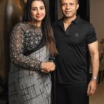 Sanjjanaa Instagram - Love is when it’s pure , unconditional, Love is when it’s absolutely done without any expectations or love is when it is straight from the heart .❤️ Love is when you stand up for each other when nobody else stands for you love is when it’s for your family. Love is when you protect your family against all odds. Love is when you stand together no matter what who has to say. Love is when it’s boundaryless , Love is when you don’t withstand anyone, talking a word against your loved Ones .. love is when you are first true friends and then lovers … Love is when you can love your husband, like his mom like his sister like his boyfriend, and Finally like his wife . Have you been fortunate enough to have felt real love in your life? In company of @princealarik Saree by @iyra_designstudio @katchi_studio photography partners @ss_makeover_by_suha , make up . Jewels by @thanyafashion . Karnataka, Bangalore