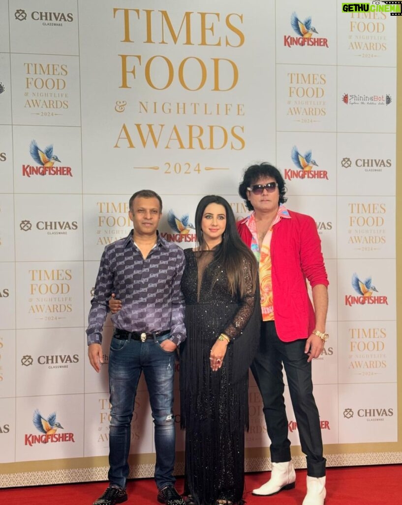 Sanjjanaa Instagram - Yesterday night was absolutely bliss as I happened to visit @timesfoodnightlife , event organised by the team of @bangalore_times …. I happened to bump into a lot of friends it was super fun , I am on a new diet, trying to restrict myself from overeating , so I hardly could indulged in lot in food but I am telling you this widespread of vegetarian food last night was to die for , there were easily about 600+ dishes spread across by all the winners of this year of the #timesfoodguide … My jewellery was by @thanyafashion It was Make Up Artist Suhas effort that made me look so beautiful @ss_makeover_by_suha My super sensational costume was by @iyra_designstudio 🥰 Karnataka, Bangalore