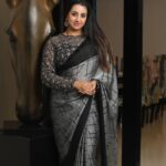 Sanjjanaa Instagram - I greatly appreciate adorning myself in the exquisite blouses crafted by @iyra_designstudio, under the guidance of the esteemed fashion designer Miss Rashmi. The distinctiveness of my designer's creations truly enhances my appearance and attire. Oh, I was so lucky to have @ss_makeover_by_suha work her magic on my makeup and hair. She's an absolute expert! Magnificent photographs have been captured by the talented Mr. Shashi of @katchi_studio. I proudly wear exquisite jewelry crafted by the brand @thanyafashion by miss vinutha yadav . Karnataka, Bangalore