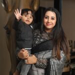 Sanjjanaa Instagram - Love is when it’s pure , unconditional, Love is when it’s absolutely done without any expectations or love is when it is straight from the heart .❤️ Love is when you stand up for each other when nobody else stands for you love is when it’s for your family. Love is when you protect your family against all odds. Love is when you stand together no matter what who has to say. Love is when it’s boundaryless , Love is when you don’t withstand anyone, talking a word against your loved Ones .. love is when you are first true friends and then lovers … Love is when you can love your husband, like his mom like his sister like his boyfriend, and Finally like his wife . Have you been fortunate enough to have felt real love in your life? In company of @princealarik Saree by @iyra_designstudio @katchi_studio photography partners @ss_makeover_by_suha , make up . Jewels by @thanyafashion . Karnataka, Bangalore
