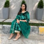 Sanjjanaa Instagram - you can truly feel like a work of art. The earth itself becomes your backdrop, providing a stunning and ever-changing canvas to showcase your beauty. With each step i take on this magnificent planet, i become one with nature, seamlessly blending into the breathtaking landscapes around me . The vibrant colors of the flowers and the gentle caress of the wind against your skin all contribute to the masterpiece that makes these potraits so beautiful . And when it adds the touch of elegance and style that comes from wearing outfits from @momzjoy, it elevates my presence to a whole new level. Their beautiful designs accentuate my natural grace and embrace me evolving form, allowing me to feel confident and radiant as i embrace the world as my studio. Whether it's a flowing dress that mirrors the movement of the waves, or a vibrant top that echoes the velvety hues of a sunset, each outfit from @momzjoy becomes a brushstroke on the canvas of my life. It enhances my beauty and celebrates the miracle of life growing with me . So, as you all explore the vast wonders of the earth, remember to embrace your own beauty and express it through the artistry of fashion. Let the earth be your studio, and let @momzjoy be your partner in creating unforgettable moments of beauty and style. Follow my son @princealarik & my team ... hairstylist @makeoverby__divya , my make up artist @magical_makeoverbygayihari. ❤️ Karnataka, Bangalore