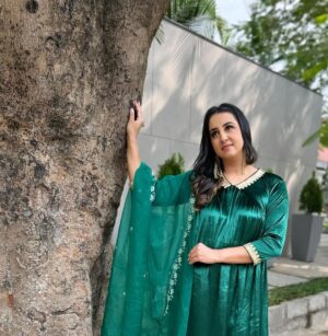 Sanjjanaa Instagram - you can truly feel like a work of art. The earth itself becomes your backdrop, providing a stunning and ever-changing canvas to showcase your beauty.

With each step i take on this magnificent planet, i become one with nature, seamlessly blending into the breathtaking landscapes around me . The vibrant colors of the flowers and the gentle caress of the wind against your skin all contribute to the masterpiece that makes these potraits so beautiful . 

And when it adds the touch of elegance and style that comes from wearing outfits from @momzjoy, it elevates my presence to a whole new level. Their beautiful designs accentuate my natural grace and embrace me evolving form, allowing me to feel confident and radiant as i embrace the world as my studio.

Whether it's a flowing dress that mirrors the movement of the waves, or a vibrant top that echoes the velvety hues of a sunset, each outfit from @momzjoy becomes a brushstroke on the canvas of my life. It enhances my beauty and celebrates the miracle of life growing with me .

So, as you all explore the vast wonders of the earth, remember to embrace your own beauty and express it through the artistry of fashion. Let the earth be your studio, and let @momzjoy be your partner in creating unforgettable moments of beauty and style.

Follow my son @princealarik & my team ... 
hairstylist @makeoverby__divya , my make up artist @magical_makeoverbygayihari. ❤️