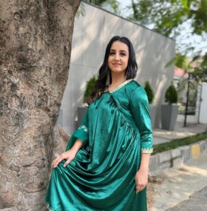 Sanjjanaa Instagram - you can truly feel like a work of art. The earth itself becomes your backdrop, providing a stunning and ever-changing canvas to showcase your beauty.

With each step i take on this magnificent planet, i become one with nature, seamlessly blending into the breathtaking landscapes around me . The vibrant colors of the flowers and the gentle caress of the wind against your skin all contribute to the masterpiece that makes these potraits so beautiful . 

And when it adds the touch of elegance and style that comes from wearing outfits from @momzjoy, it elevates my presence to a whole new level. Their beautiful designs accentuate my natural grace and embrace me evolving form, allowing me to feel confident and radiant as i embrace the world as my studio.

Whether it's a flowing dress that mirrors the movement of the waves, or a vibrant top that echoes the velvety hues of a sunset, each outfit from @momzjoy becomes a brushstroke on the canvas of my life. It enhances my beauty and celebrates the miracle of life growing with me .

So, as you all explore the vast wonders of the earth, remember to embrace your own beauty and express it through the artistry of fashion. Let the earth be your studio, and let @momzjoy be your partner in creating unforgettable moments of beauty and style.

Follow my son @princealarik & my team ... 
hairstylist @makeoverby__divya , my make up artist @magical_makeoverbygayihari. ❤️