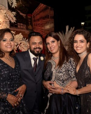 Sanya Malhotra Instagram - 🪩 1️⃣ 2️⃣ 3️⃣ 4️⃣🪩
Get on the dance 💃🏻 floor 

@rohitgandhirahulkhanna @amarisbyprernarajpal