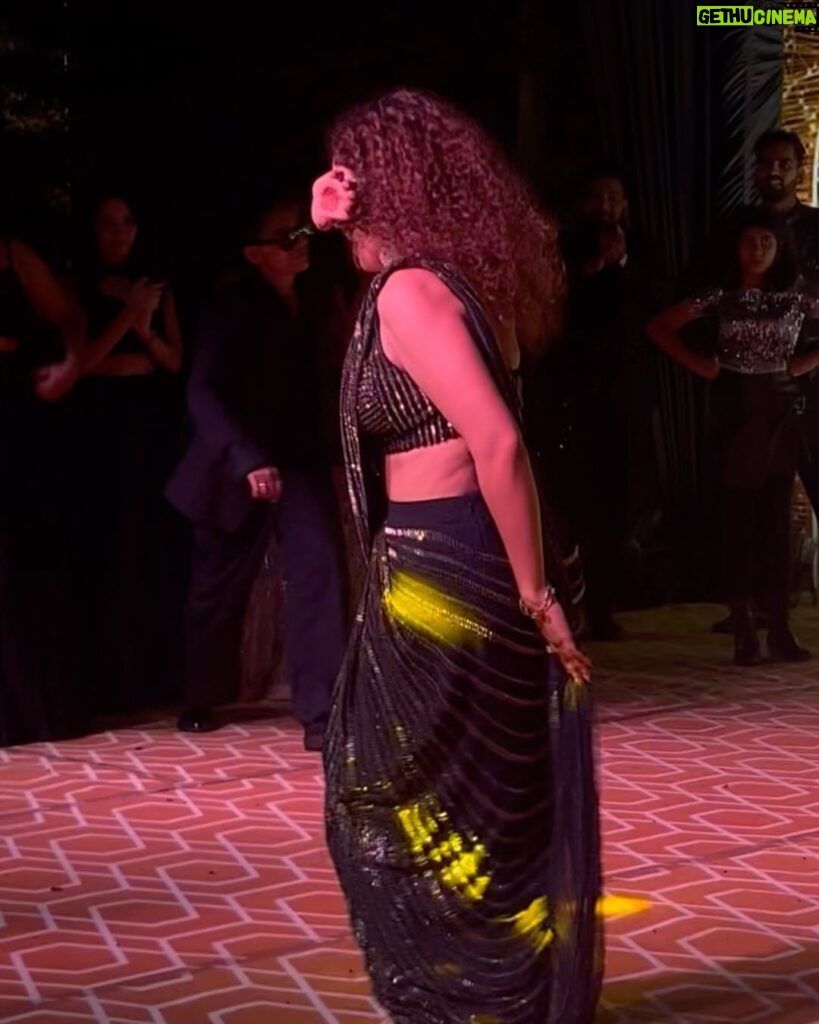 Sanya Malhotra Instagram - 🪩 1⃣ 2⃣ 3⃣ 4⃣🪩 Get on the dance 💃🏻 floor @rohitgandhirahulkhanna @amarisbyprernarajpal