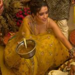 Sanya Malhotra Instagram - 💛💛💛 @sukritiandaakritiofficial @shriparamanijewels @sonisapphire