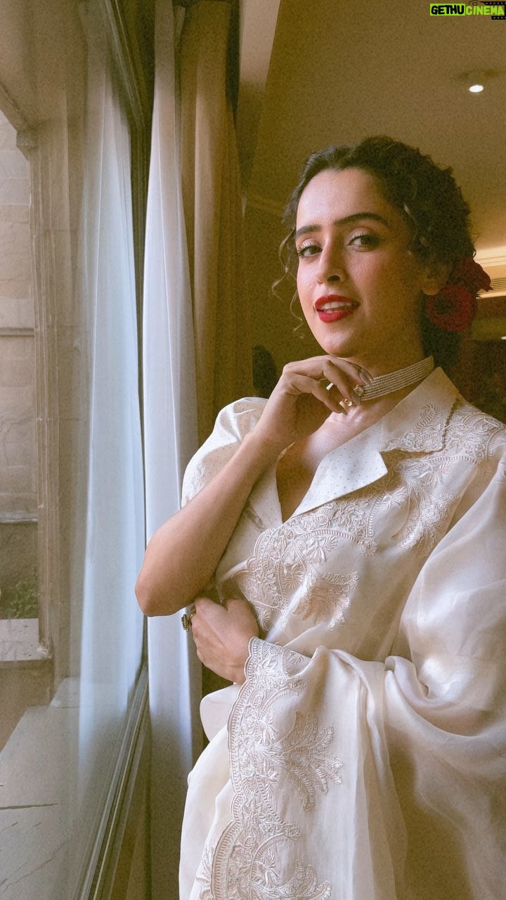 Sanya Malhotra Instagram - Bas yun hee 🥰🌹😋 🎥 @ohmygosh_joe
