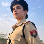Sanya Malhotra Instagram - Mehnat ka phal Kathal hota hai ✨ Thank you @filmfare, @jiteshpillaai, and critics for honoring me with the Best Actor Critics award for Kathal. I am grateful for the recognition I have received for my work, because I am very sure that every other nominee for this award was as capable if not more, of winning this award. This award would not have been possible without the inspiration I have received from my director @yashowardhanm, my producers @ektarkapoor @guneetmonga @achinjain20 @ruchikaakapoor @netflix_in, Thank you for giving me the best opportunities ♥️ Also sharing this with my co-actors and team 🙏🏽 it because of your support I could play Mahima well @anantvjoshi @vijayraazofficial @rajpalofficial @imsarafneha @govindpandey07 @guchahurpal @buntyshash @raghubir_y @harshviro @natasha_mathias_ @prernasaigal @ramsampathofficial @jinal.jj @moderatenormal @chandnidholakia1989 @jayasaha @eshtylist @anjarlekargeetesh @smc.mahadev @sanayadotiwala_ @mann012 @castingbay