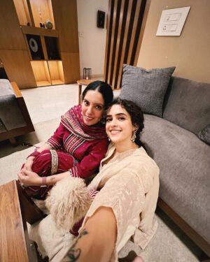 Sanya Malhotra Instagram - 🪔🪔🪔🪔
Happy Diwali 
✨✨✨✨✨