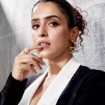 Sanya Malhotra Instagram - 🤵🏻‍♀️ @spacemuffin27 @natasha_mathias_ @mohitvaru