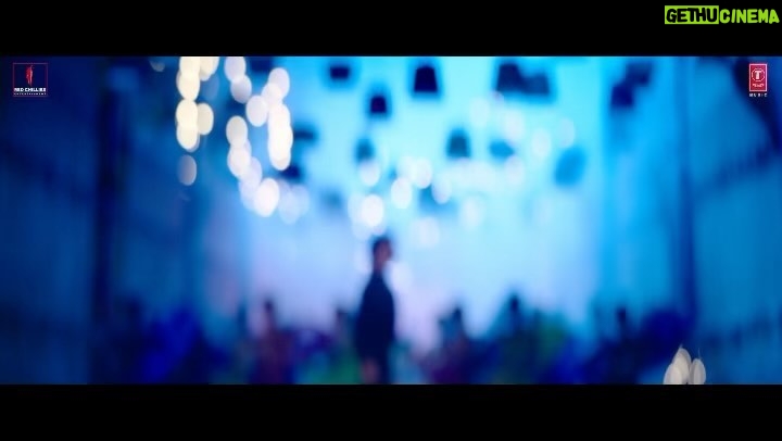 Sanya Malhotra Instagram - The magic of the ‘Most Loved Jodi’ of cinema is here to celebrate the ‘Romance Anthem’ of the year! ❤ #Faraatta (Hindi), #Pattasa (Tamil), #Galatta (Telugu) Video Out Now - https://linktr.ee/faraatta This one is for our director - #HappyBirthdayAtlee Book your tickets now to watch Jawan in cinemas - Hindi, Tamil & Telugu.