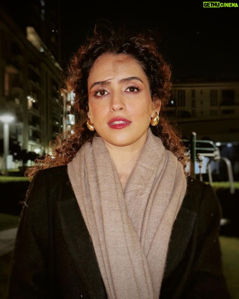Sanya Malhotra Instagram - December ✨♥