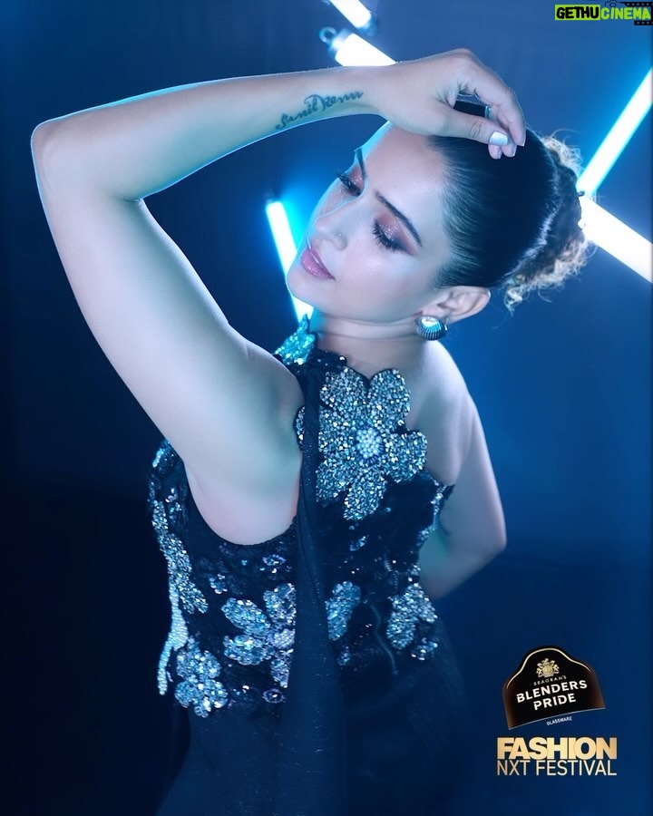 Sanya Malhotra Instagram - Unveiling the new way to don the red carpet glamour and flaunt that holiday chic with @nachiketbarve for #BlendersPrideFashionNXT, India’s first fashion festival. Tag @blenderspridefashiontour #BlendersPrideFashionNXTFestival #BlendersPride #TheNXTinFashion #collab