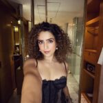 Sanya Malhotra Instagram – 🤳🏽✨