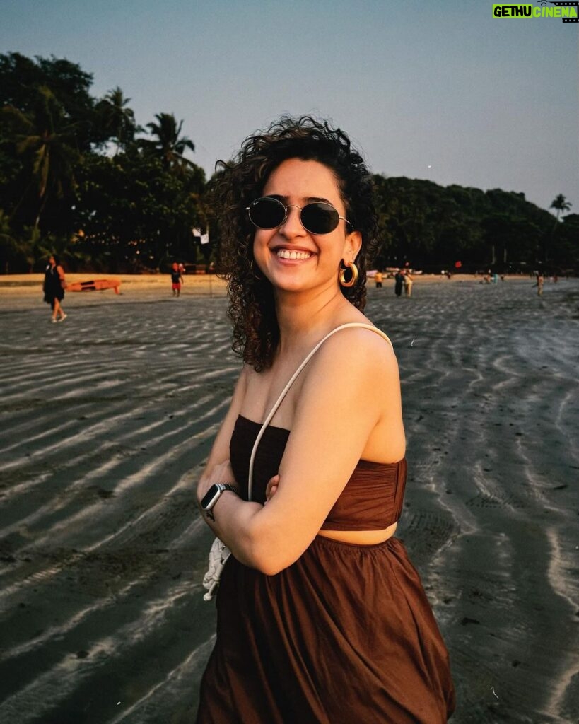 Sanya Malhotra Instagram - Mam yeh mera Hindi grammar ka kaam hai
