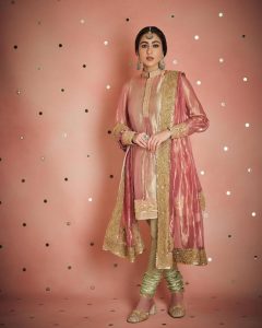 Sara Ali Khan Instagram - Thank you Badi Amma for the loveliest traditional Zardosi gold border 👸 Everyone knows she’s the epitome of grace and royalty- everyone always adored her 🥰 Thank you @manishmalhotraworld @manishmalhotra05 for recreating this style, adding your sparkle and giving it order 💝✨ And thank you @______iak______ for just being the most regally handsome brother in @raghavendra.rathore and posing with your sister who behaves like a recorder 🤣📹📸 And of course @rohanshrestha @adrianjacobsofficial @aasifahmedofficial a heartfelt special thanks is totally in order 🙏🏻🤗🫂