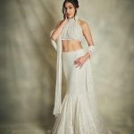 Sara Ali Khan Instagram - Pearls don’t lie on the seashore, if you want one, you must dive for it 🦪🗝️🔐