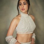 Sara Ali Khan Instagram – Pearls don’t lie on the seashore, if you want one, you must dive for it 🦪🗝️🔐