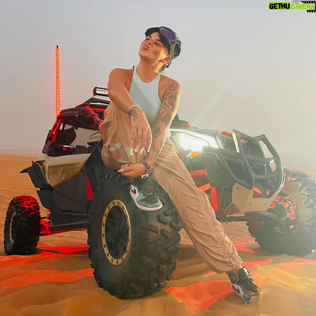 Sarah Fraisou Instagram - 👍The best place the best moments by @dubaicanam #dubailife #dubai #can-am #lifestyle #fun #friends #buggy #picoftheday