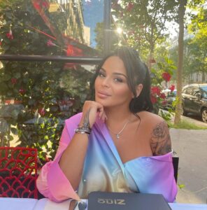 Sarah Fraisou Instagram - Petite pause au restaurant en tête-à-tête chaque couple en as besoin vas-tu au restaurant avec ton mec ? #picoftheday @zino.ristorante #paris #italien #love #couplegoals Zino - Restaurant Italien