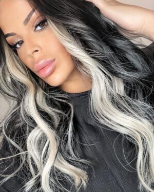 Sarah Fraisou Instagram - Nouvelle coupe vous validé ou pas ? 😜#pictureoftheday #hairstyle #lifestyle #changement