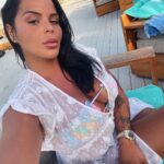 Sarah Fraisou Instagram - 😜Peux m’importe l’avis des personne mauvaise l’important ces que moi je me sent bien #pictureoftheday #bienetre #mylife #dubailife 🍓🍓🍓 WHITE Beach