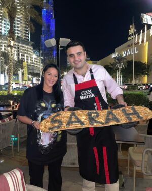 Sarah Fraisou Instagram - Thanks to you @cznburak 
For having done me the honor of coming to greet me at my table. with a gift worthy of your monumental kitchen perfect welcome perfect kitchen, a humble person who makes me so happy. #dubai🇦🇪 #cznburak