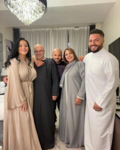 Sarah Fraisou Instagram - Eid MUBARAK TO ALL THE MUSLIM AROUND WORLD ♥️🙏 #pictureoftheday #eidmubarak #family #love Dubai, United Arab Emiratesدبي