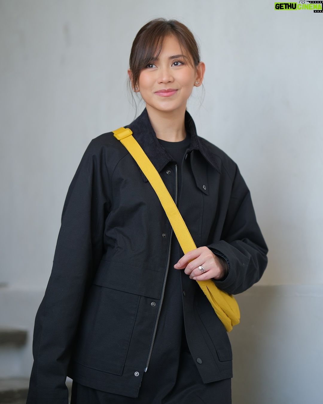 Sarah Geronimo Instagram - Going out in the neighborhood is one of the things I enjoy the most. That’s why I love casual outfits that are both stylish and comfy just like these LifeWear pieces I bought at @uniqlophofficial store in SM City Sto. Tomas. #UniqloPH #LifeWear