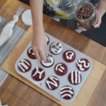 Sarah Geronimo Instagram – The Holiday season is here! 🎄 Gift-giving is important to me kaya gusto ko may personal touch ang ibibigay ko sa aking loved ones. Tulad na lang nitong cupcakes that I made using @myhanabishi Stand Mixer and Electric Oven! 🎁🧁