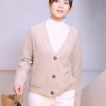 Sarah Geronimo Instagram - I always make sure I’m prepared whenever I travel. That’s why HEATTECH pieces from @uniqlophofficial are always on my checklist along with my light souffle yarn cardigan, making it my must-have travel combo. HEATTECH doesn’t just keep me warm and stylish, it’s also really light which makes it a perfect companion for traveling!  So excited for our holiday season trip this year with new HEATTECH items! #UniqloPH #LifeWear