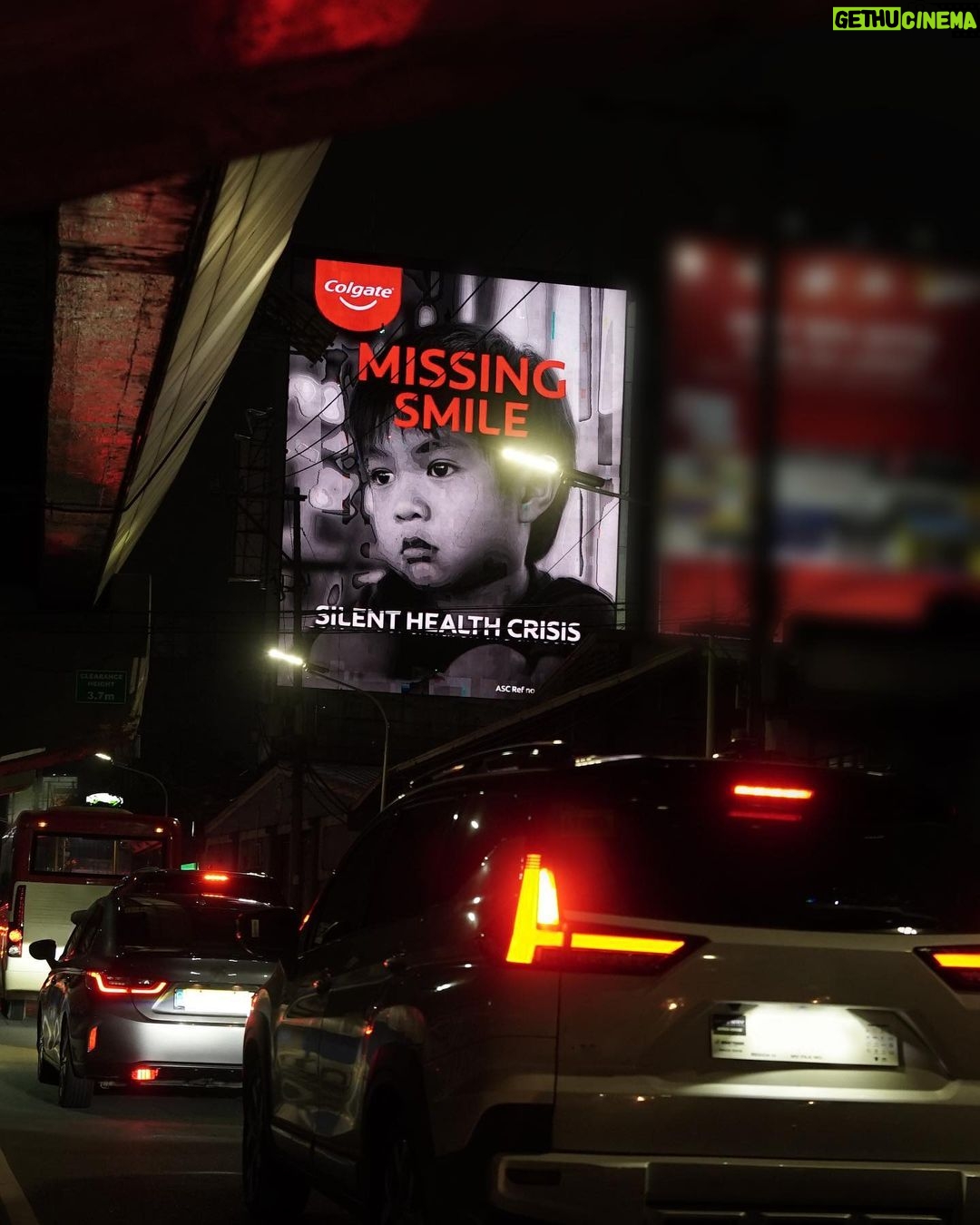 Sarah Geronimo Instagram - May nakakita na rin ba ng billboard nato along C5? 🙋♀️ Meron rin nito along EDSA! Nakakalungkot mabalitaan na 83% of kids dito sa Pilipinas ay may cavities, at ito rin ang primary reason ng pag absent nila sa school. But i’m so happy na Colgate is bringing our attention to this issue and I fully support them sa goal na ito, na labanan ang cavities para sa brighter future ng ating mga kids. ❤️ Naranasan na rin ba ng anak mong mag-absent dahil sa sakit ng ngipin at cavities? How do we help them bring back their missing smiles?
